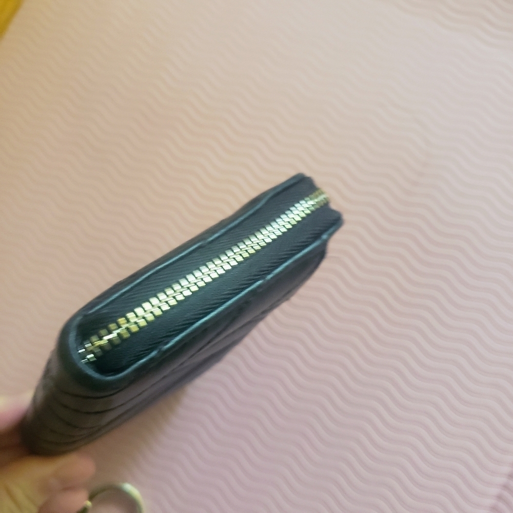 KATE SPADE Black Quilted Leather Wallet with Key Holder - Picture 8 of 10